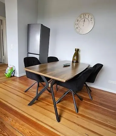 Apartment 3 Balkon Möbliertes