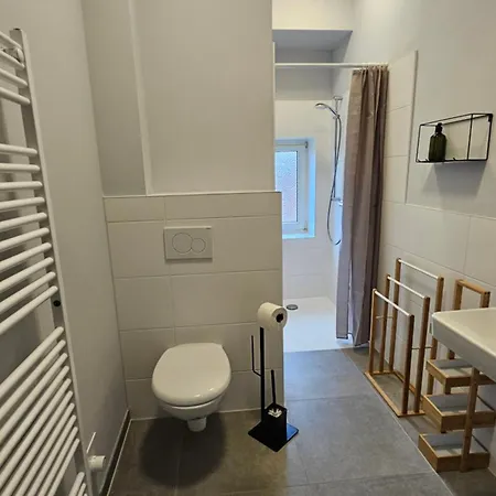 3 Balkon Moebliertes *