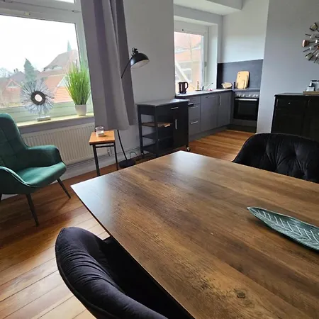 3 Balkon Möbliertes Apartment Brunsbuttel