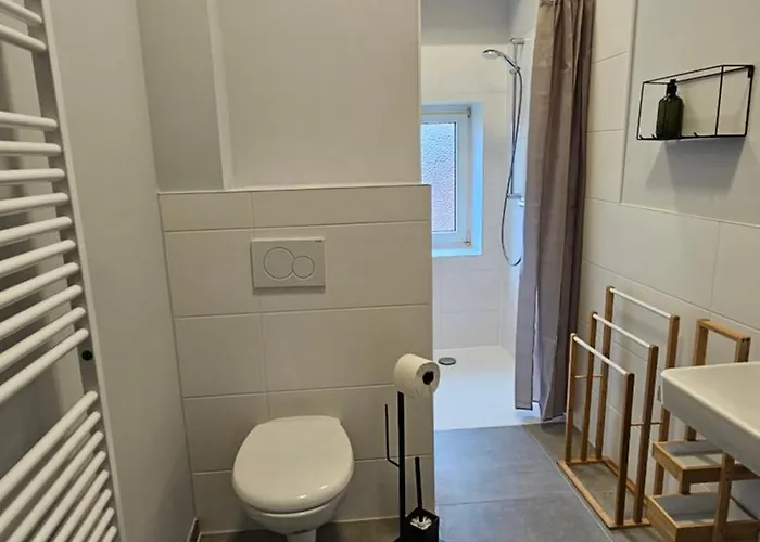 3 Balkon Moebliertes *